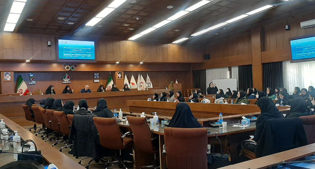 وقت آن است تا مدیریت ارشد کشور را با بانوان تجربه کنیم