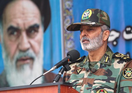 سرلشکر موسوی: نیروی زمینی ارتش به فناوری‌های روز مجهز است