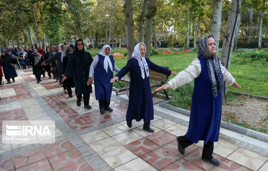 بیش از یک میلیون سالمند در تهران زندگی می‌کند