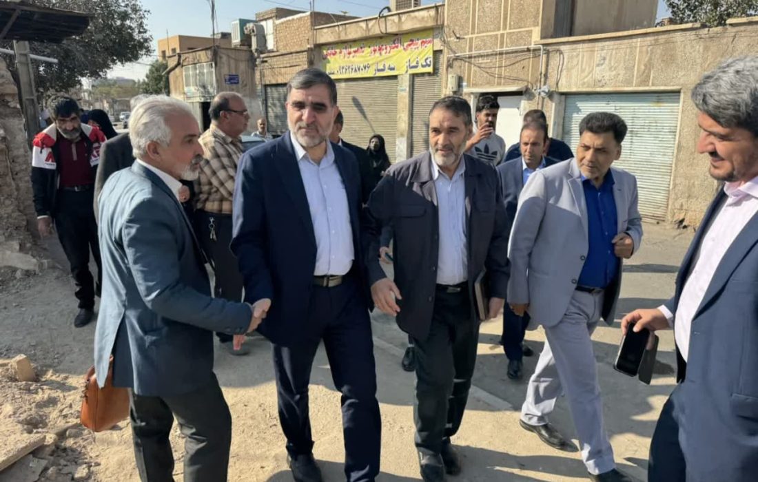 بازدید میدانی دکتر امیر آبادی و شهردار منطقه یک قم از پروژه تعریض خیابان دروازه ری