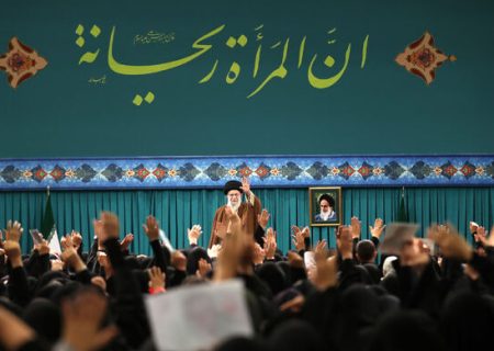 مقام معظم رهبری: دیدگاه اسلام در موضوع زن؛ منطقی و استدلالی رویکرد غرب؛ سودجویی و لذت‌جویی