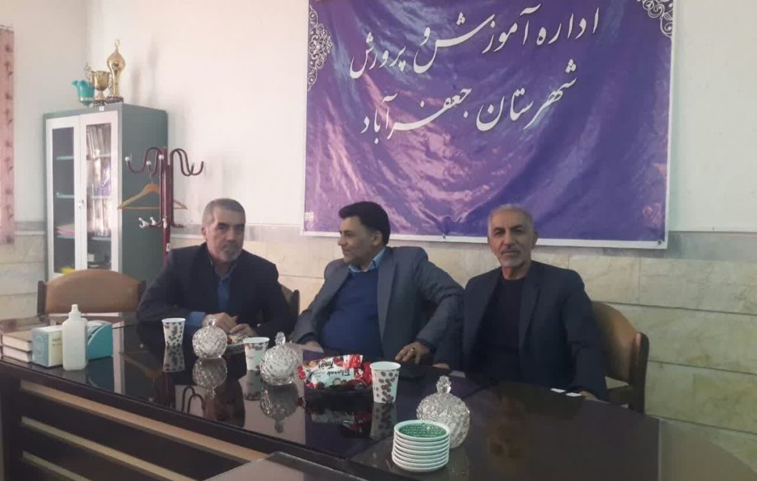 دکتر علی محمد ی عضو هیات علمی دانشگاه  چرا سند تحول بنیادین در آموزش وپرورش اجرا نمی شود؟؟؟
