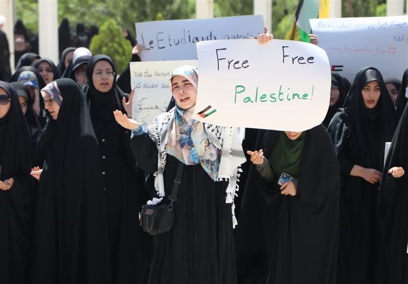 تجمع دانشگاهیان قم در حمایت از دانشجویان آمریکایی + تصاویر