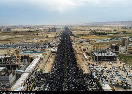 قیام ملت برای خادم ایران/ حماسه قم‌‌ به احترام “سید محرومان”