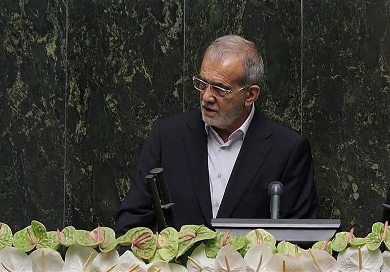 پزشکیان: محور همگرایی التزام به قانونی اساسی، سند چشم‌انداز و سیاست‌های کلی ابلاغی مقام معظم رهبری است.
