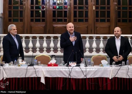 نشست صمیمانه رئیس مجلس با جمعی از مدیران رسانه‌های کشور + تصاویر