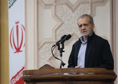 پزشکیان: توقف جنایات اسرائیل اولویت کشورهای منطقه و D۸ باشد