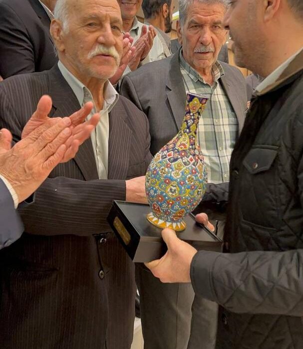 آقایان مسئول جایگاه پیشکسوتان ورزش را قدر بدانید و آنان را بر صدر بنشانید.