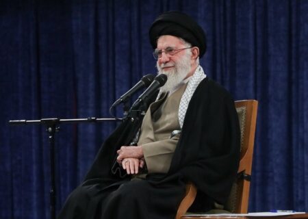 مقام معظم رهبری: ساختار آموزش و پروش باید در جهت تربیت علمی، فرهنگی و ایمانی دانش‌آموزان باشد