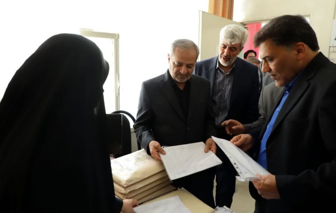 بازدید وزیر آموزش و پرورش و رئیس دانشگاه فرهنگیان» از روند مصاحبه داوطلبان به شغل معلمی در مرکز تربیت معلم شهید شرافت دانشگاه فرهنگیان استان تهران