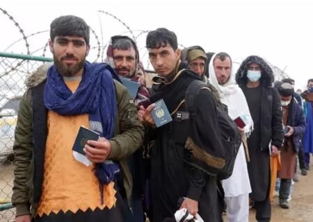 تشدید اخراج پناهجویان افغان از پاکستان پس از افزایش تنش‌های مرزی