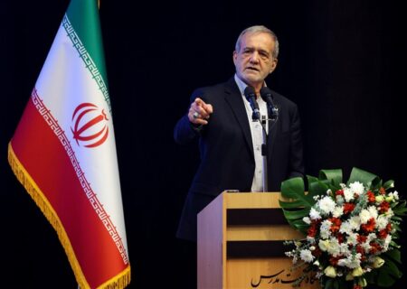 پزشکیان: می‌کوشیم مثل مردم که در جنگ مقابل دشمن ایستادند به ملت خدمت کنیم