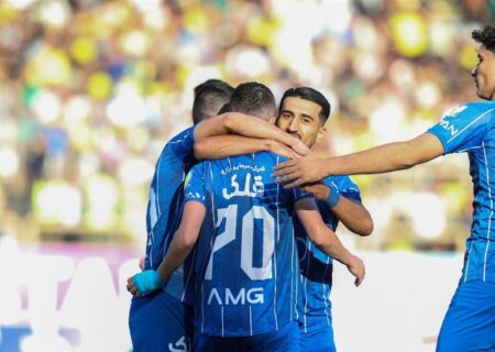 صعود استقلال به صدر جدول با شکست فجر در شیراز/ پای یک مهاجم به گل باز شد