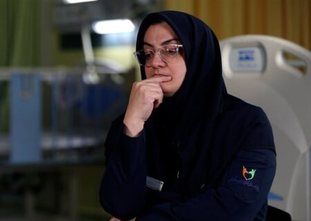 روایت پرستارانی که حتی جنگ ‌آن‌ها را از بیماران جدا نکرد/خاطره بغض‌آلود یک پرستار از تلاش پرستاران جوان در دفاع مقدس