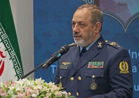 وزیر دفاع: در یک سال اخیر ۵۸۲ قلم تجهیزات را بومی‌سازی کردیم