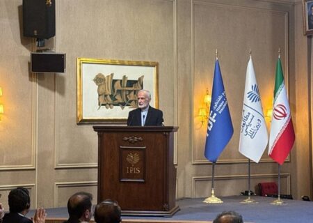 خرازی: ایران همواره آماده مذاکره است/ ترامپ باید بداند صلح از طریق زور به دست نمی‌آید