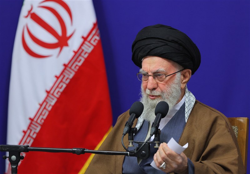امام خامنه‌ای: به توفیق الهی، جمهوری اسلامی در حال پیشرفت است