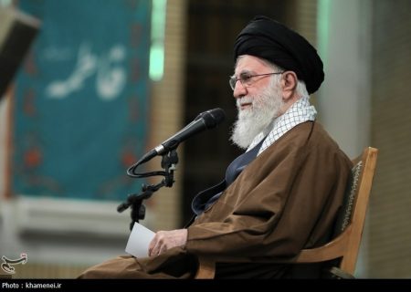 رهبر انقلاب: جوانان ما جوانان خوبی هستند؛ لزوم تبیین هنرمندانه ارزش‌های دفاع مقدس برای آنان