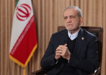 پزشکیان: تروریست‌های آموزش دیده و وارداتی عامل اغتشاشاتند