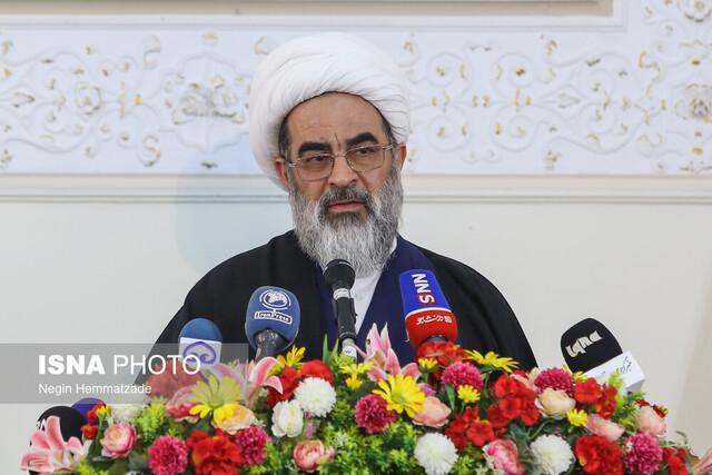 رئیس مرکز فقهی ائمه اطهار: تخریب اموال عمومی ایستادن در برابر قرآن است