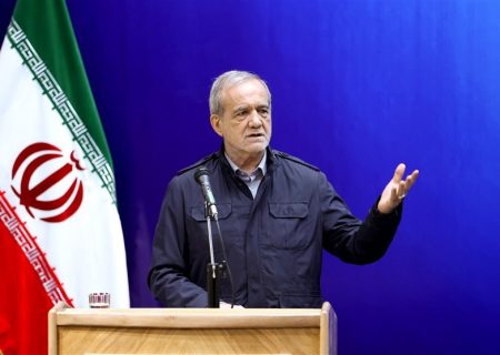 پزشکیان: حمایت همه‌جانبه از صنعت دارو اولویت دولت است