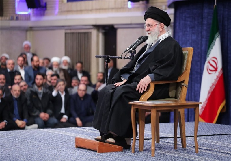 مقام معظم رهبری: خطرناکتر از ناو سلاحی است که آن را به قعر دریا میفرستد