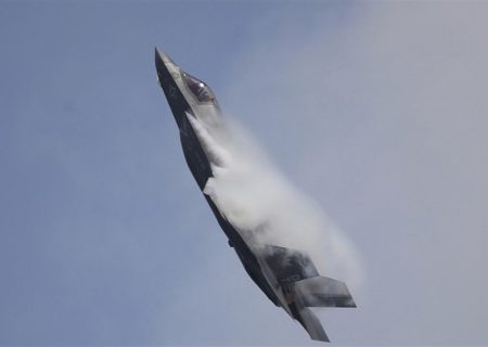 جنگنده F-35 آمریکا در آسمان ایران مورد هدف قرار گرفت