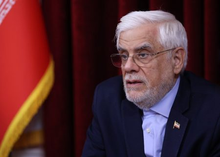 عارف: خیابان با مردم، میدان با رزمندگان و پشتیبانی از این دو با دولت