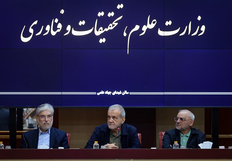 رئیس جمهوری: دانشگاه‌ها باید به کانون‌های حل مسائل کشور تبدیل شوند