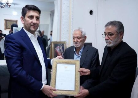 دیدار وزیر ارتباطات با خانواده شهید سپهبد سید عبدالرحیم موسوی