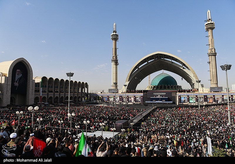 گزارش تسنیم از مراسم وداع با امام شهید و طنین شعار خون‌خواهی