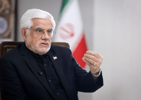 عارف: می‌خواهیم تاریخ را با شکوه حضور ملت جور دیگری بنویسیم